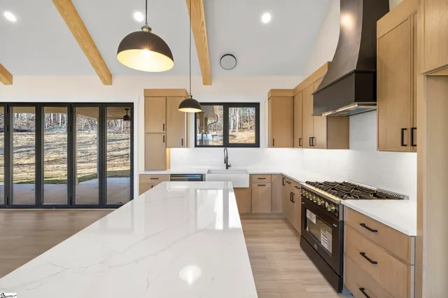 $749,900 | 125 East Peninsula Drive, Laurens, SC 29360