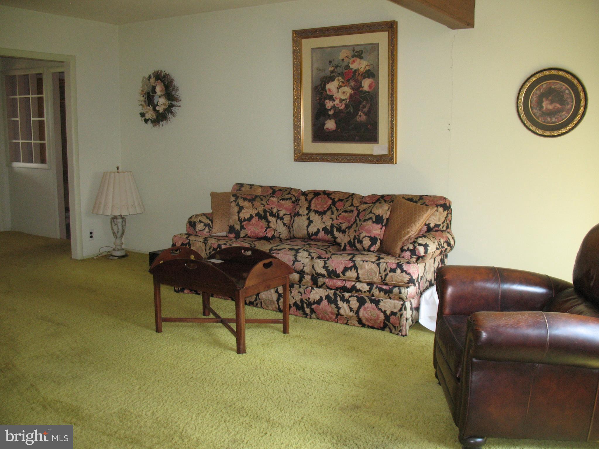 1095 Upper State Road Chalfont, PA 18914 - Photo 16 of 25 Living Room