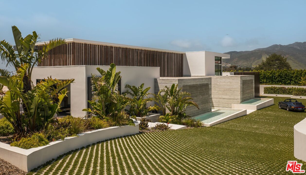 6889 Dume Drive Malibu, CA 90265 - Photo 2 of 41 a view of a backyard