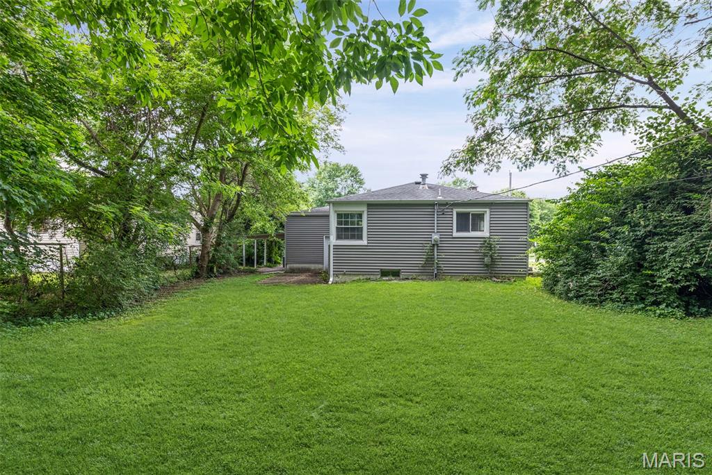 6446 Old Collinsville Road O'Fallon, IL 62269 - Photo 6 of 37 Gallery Image 6