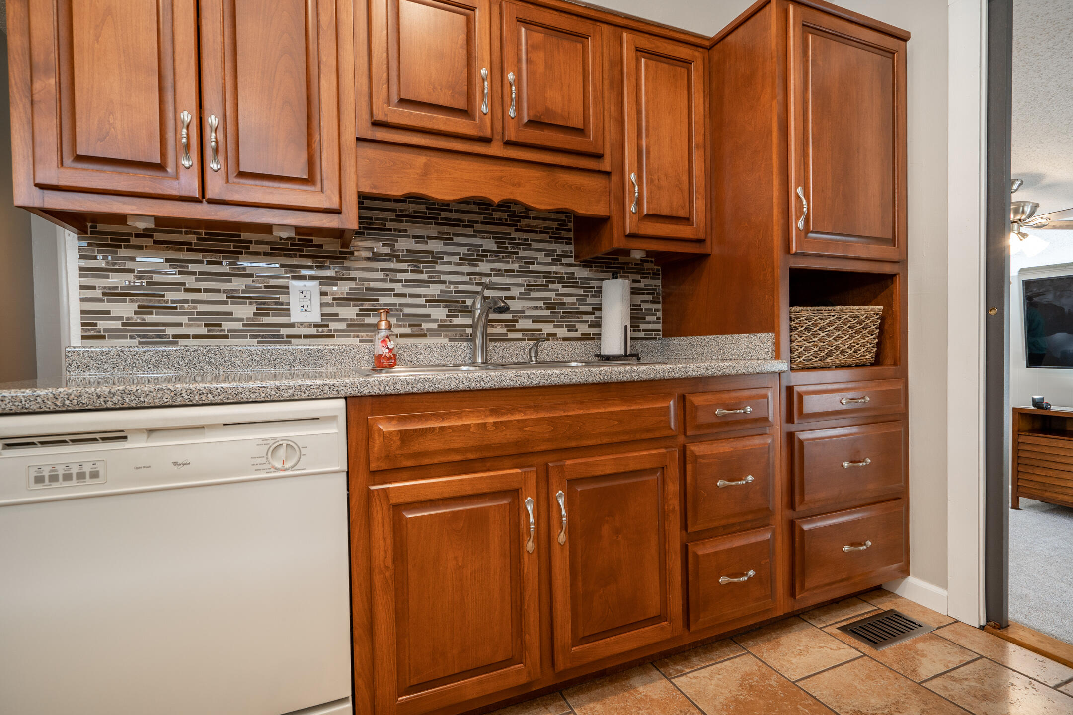 532 Frawley Road East Ridge, TN 37412 - Photo 10 of 31 Kitchen 2