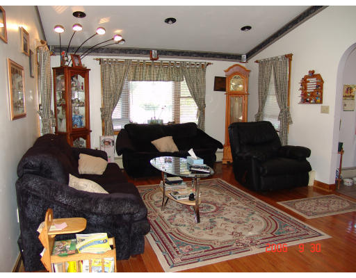 813 Main Street Acushnet, MA 02743 - Photo 5 of 10 Gallery Image 5