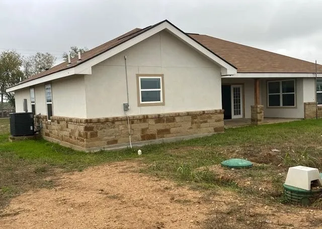 $355,000 | 2519 County Road 5710, Devine, TX 78016