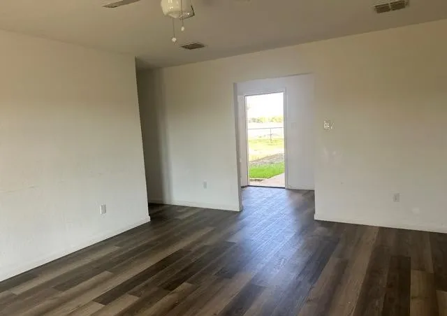 $355,000 | 2519 County Road 5710, Devine, TX 78016