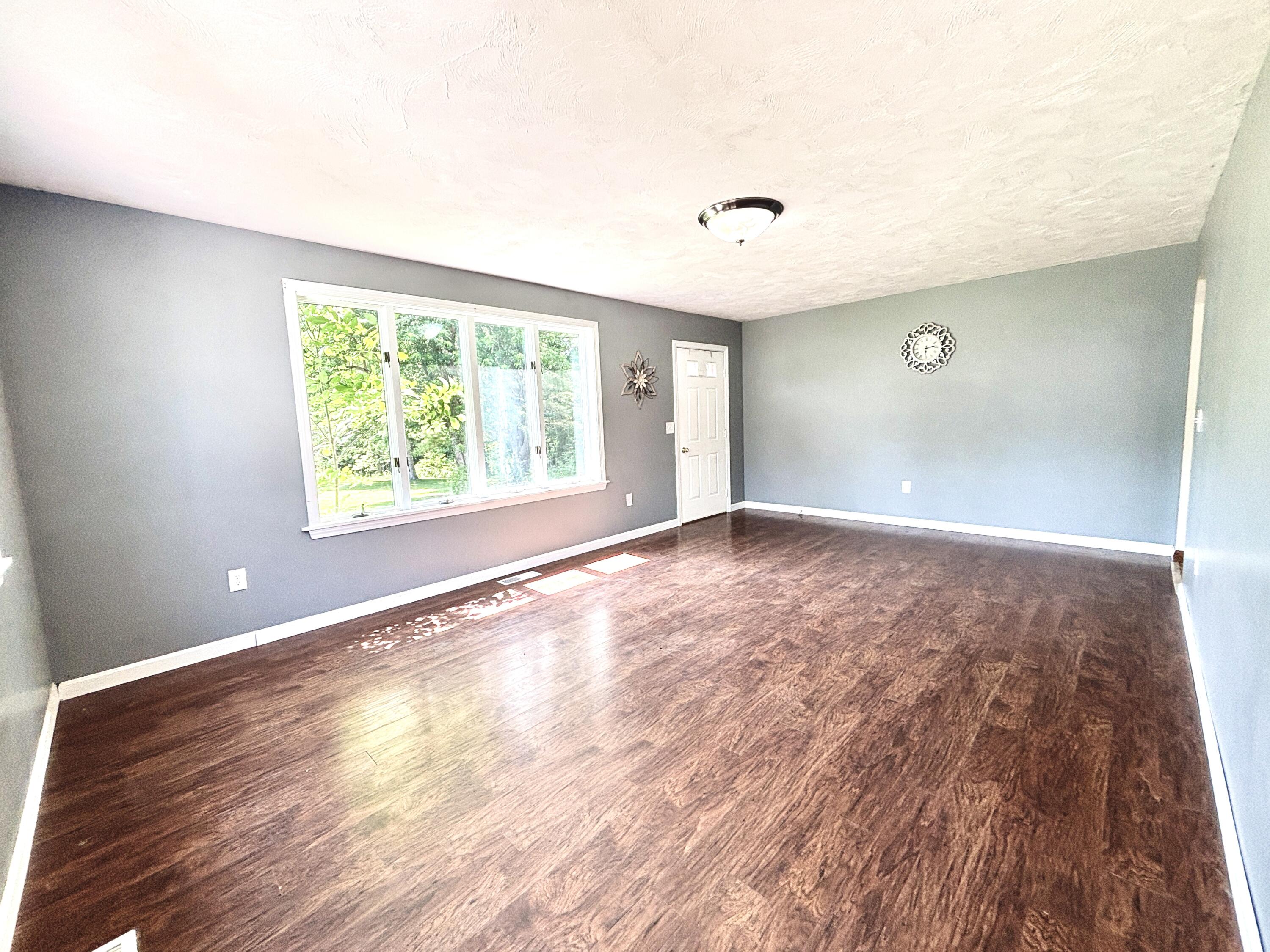 610 Silvers Mills Road Sangerville, ME 04479 - Photo 31 of 52 Living room