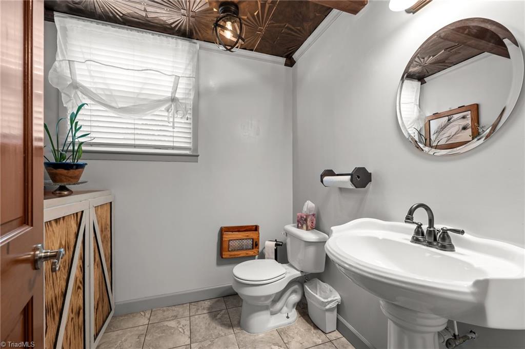 116 Ridgeway Road Thomasville, NC 27360 - Photo 16 of 47