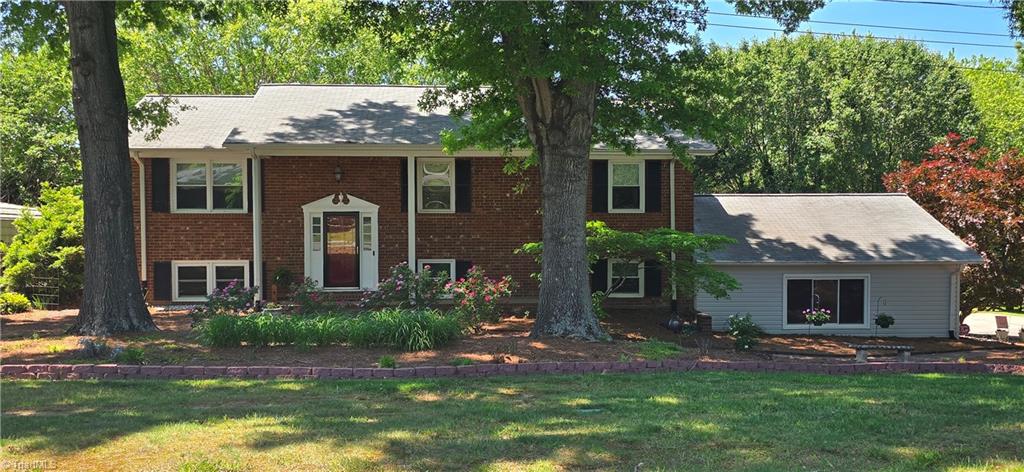 116 Ridgeway Road Thomasville, NC 27360 - Photo 2 of 47