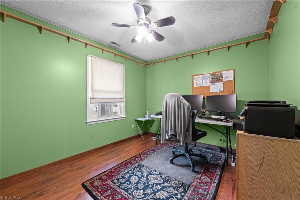 116 Ridgeway Road Thomasville, NC 27360 - Photo 38 of 47