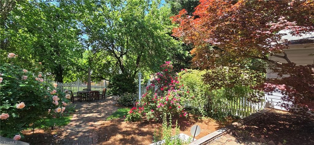 116 Ridgeway Road Thomasville, NC 27360 - Photo 5 of 47