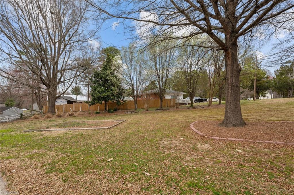 116 Ridgeway Road Thomasville, NC 27360 - Photo 7 of 47