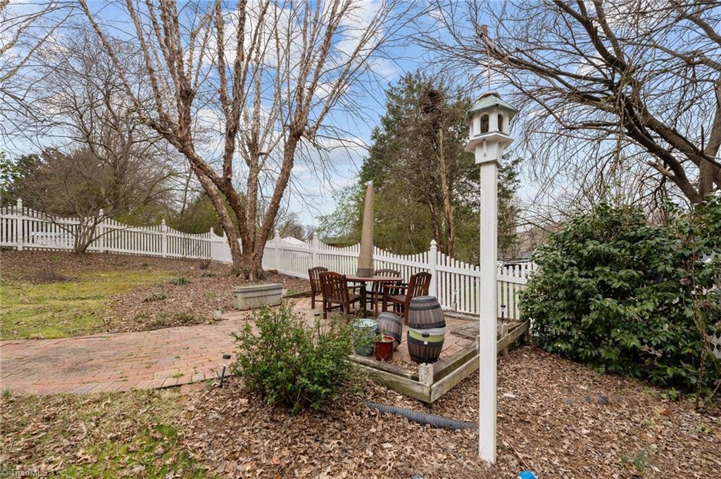 116 Ridgeway Road Thomasville, NC 27360 - Photo 10 of 47