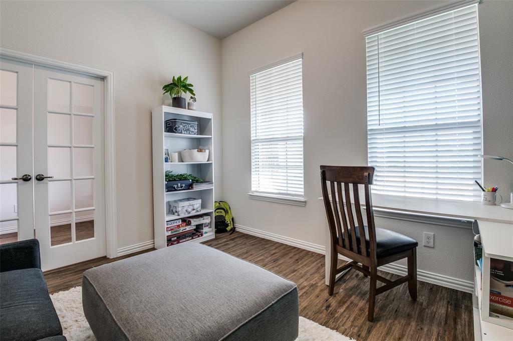 14845 Gilley Lane Fort Worth, TX 76052 - Photo 18 of 35 a livingroom with furniture and a window