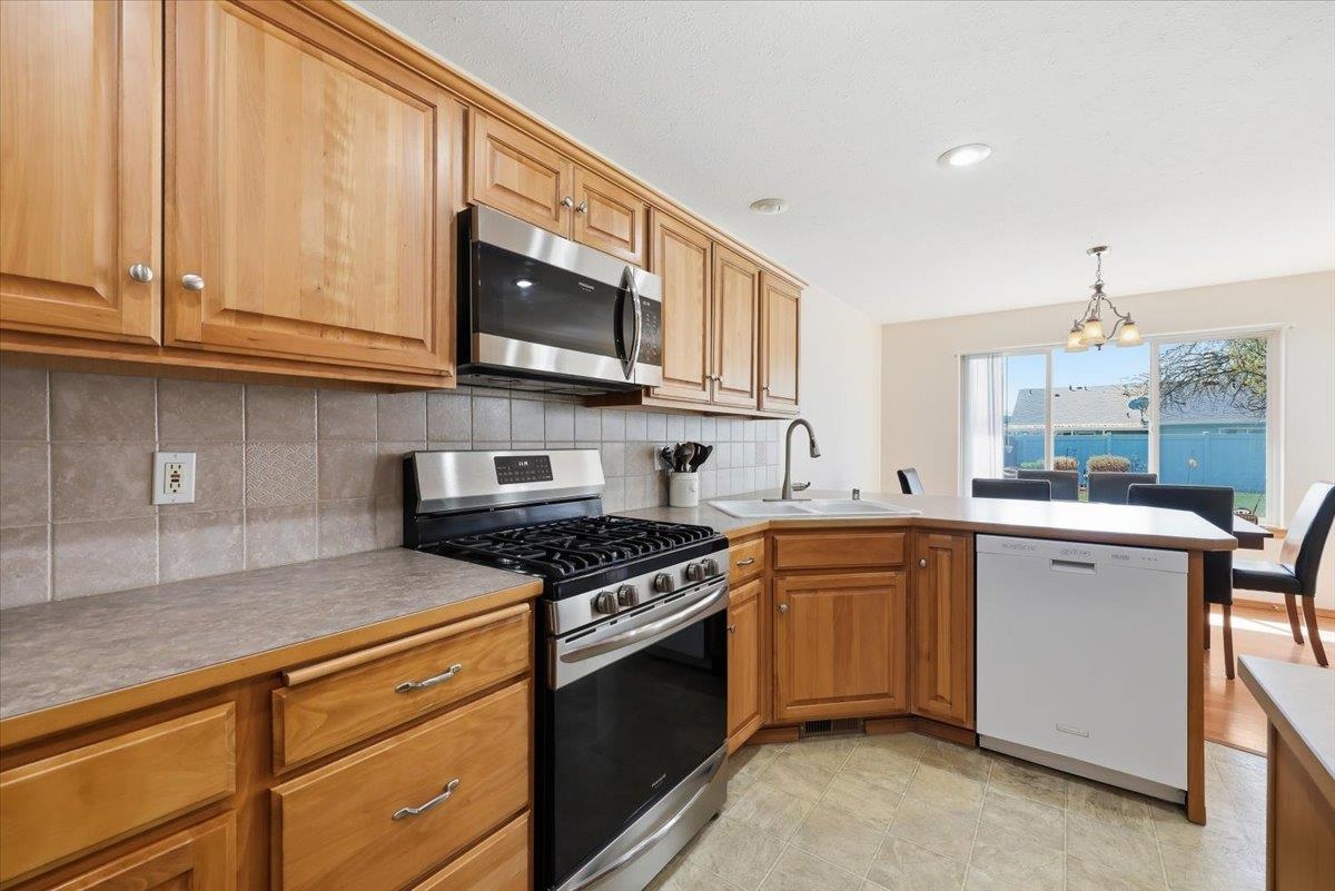 1818 South Sullivan Road Spokane Valley, WA 99037 - Photo 12 of 28