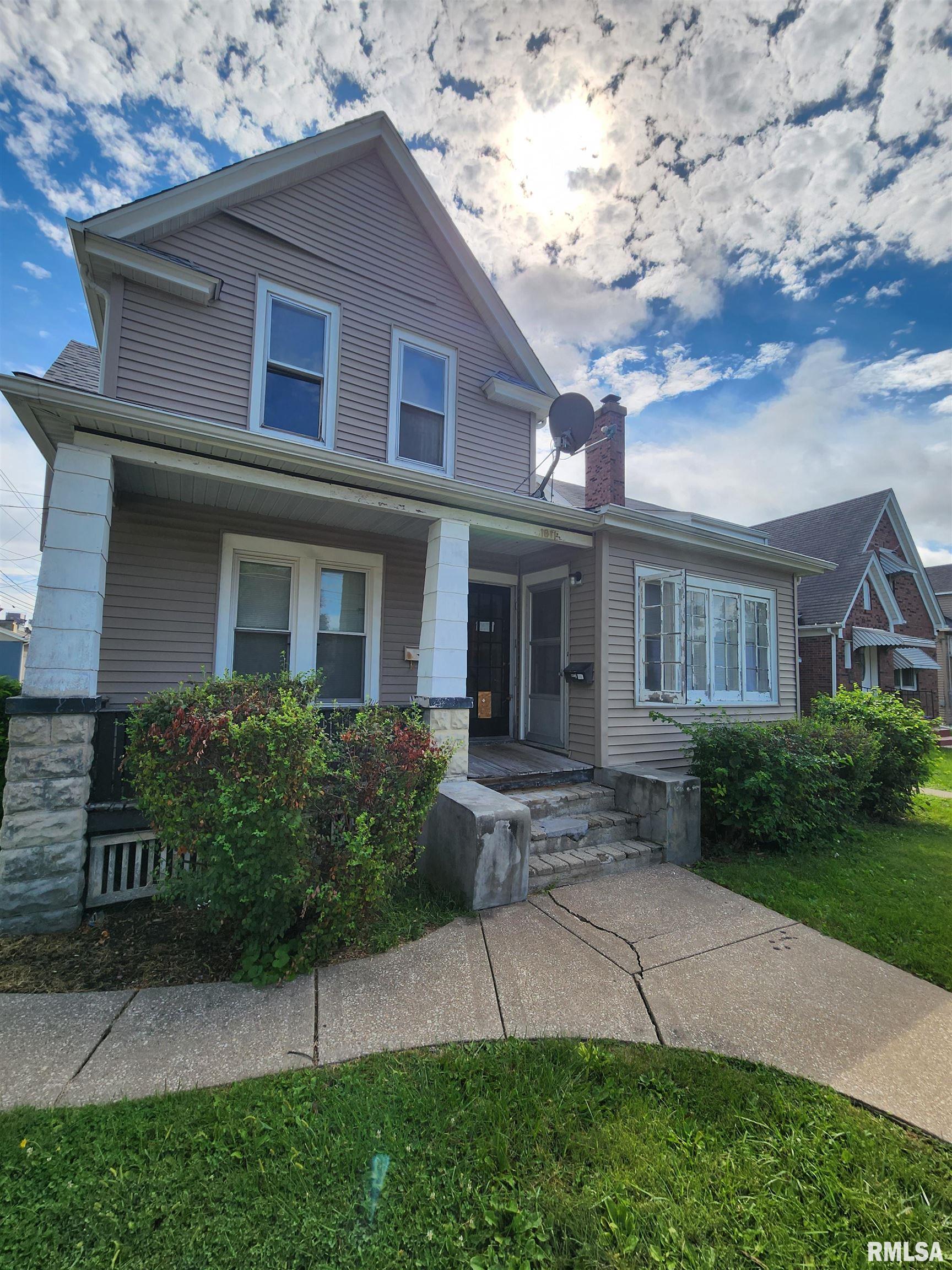 1811 27th Street Rock Island, IL 61201 - Photo 1 of 21