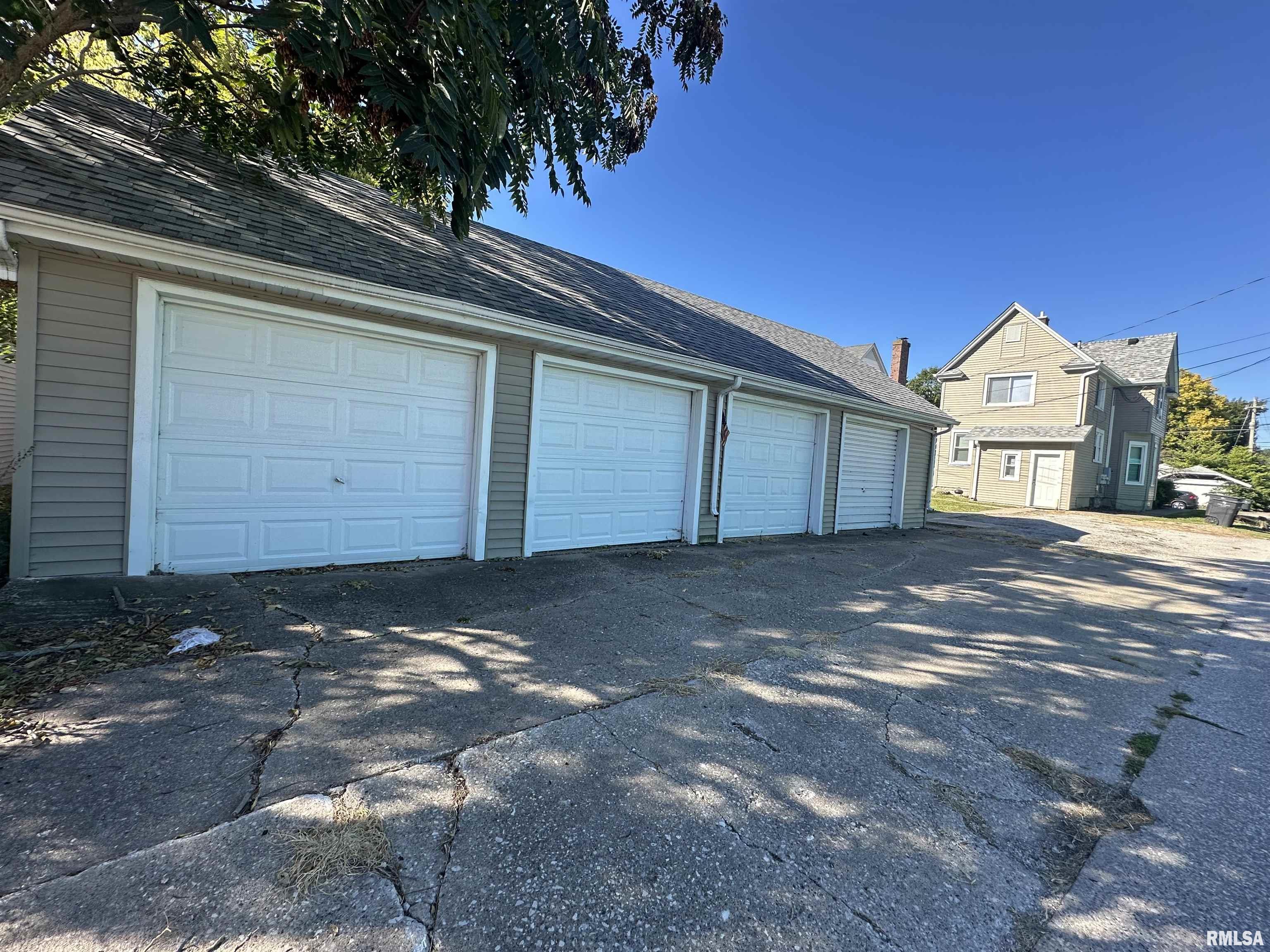 1811 27th Street Rock Island, IL 61201 - Photo 5 of 21