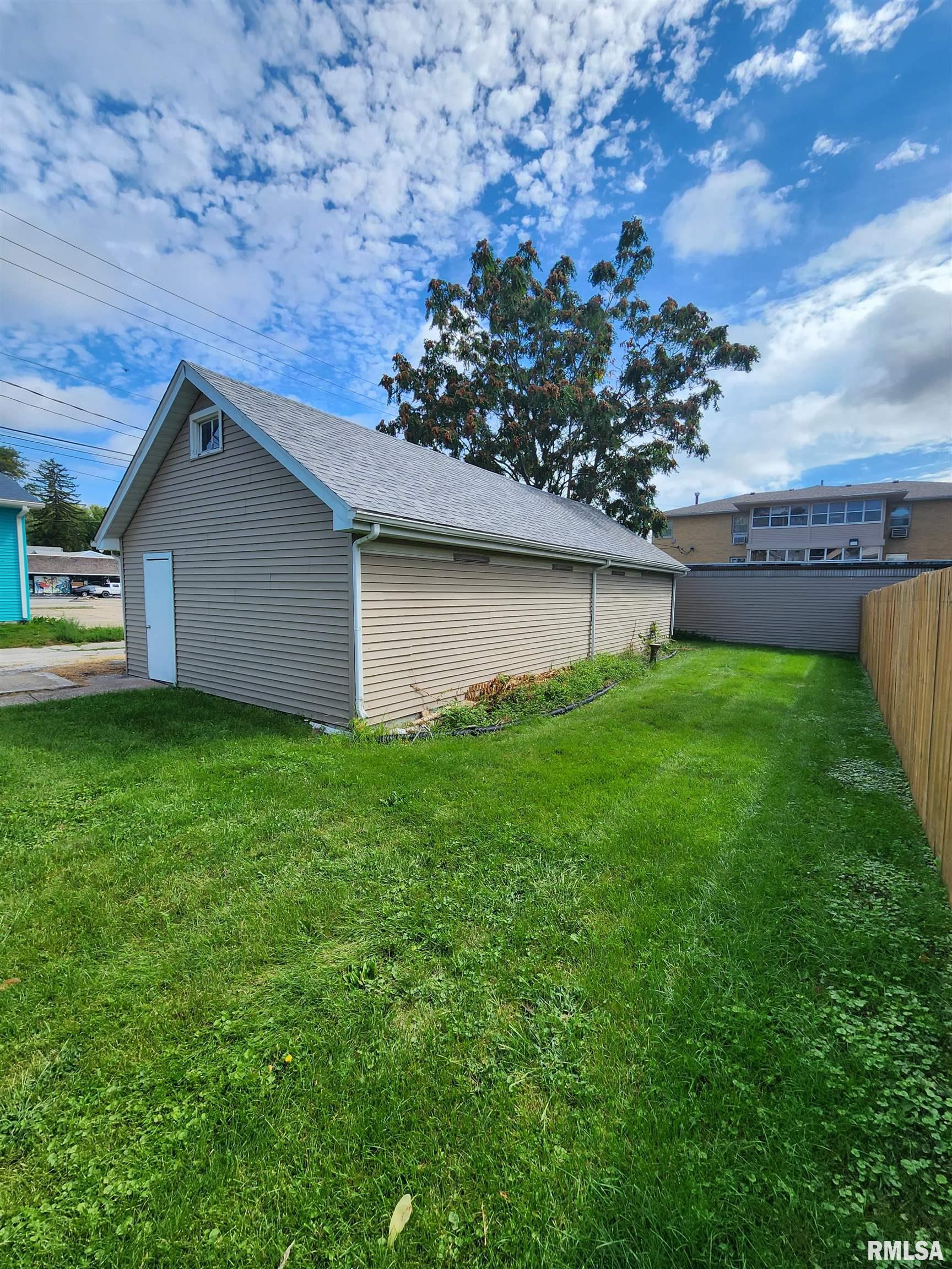 1811 27th Street Rock Island, IL 61201 - Photo 6 of 21