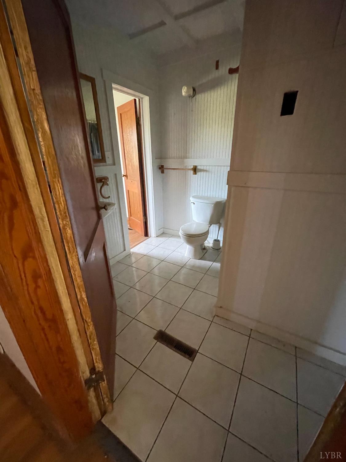 10936 Moneta Road Moneta, VA 24121 - Photo 13 of 25