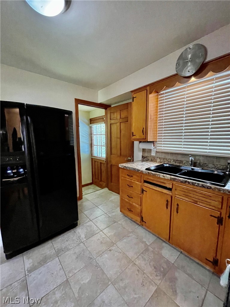 3307 Decamp Road Youngstown, OH 44511 - Photo 5 of 25