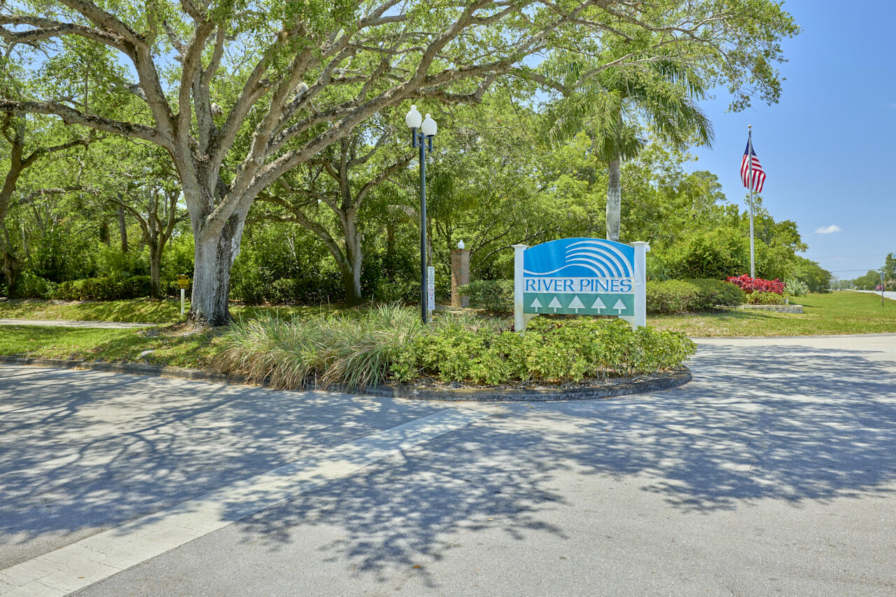 6025 Southeast Riverboat Drive, Unit 811 Stuart, FL 34997 - Photo 37 of 37 a view of a back yard