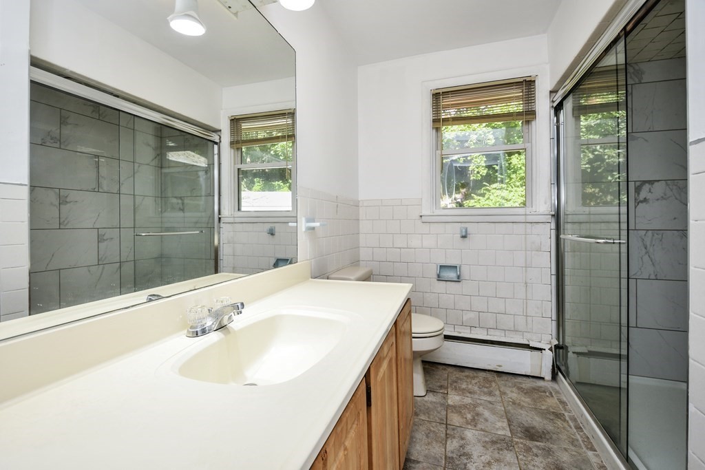 43 Whitman Road Worcester, MA 01609 - Photo 15 of 35 Gallery Image 15