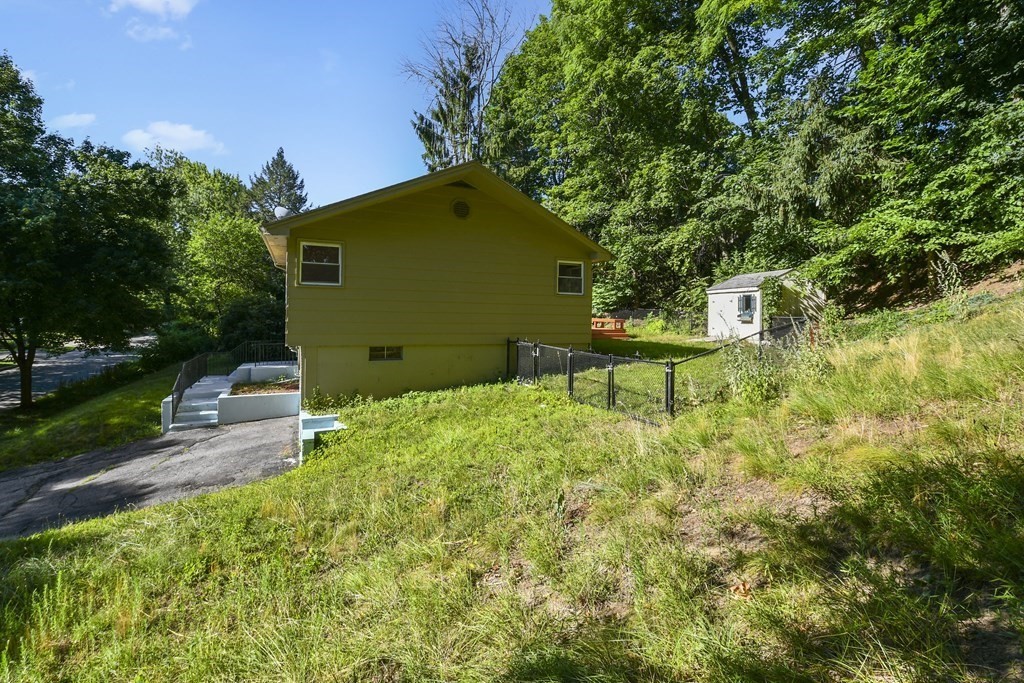 43 Whitman Road Worcester, MA 01609 - Photo 32 of 35 Gallery Image 32
