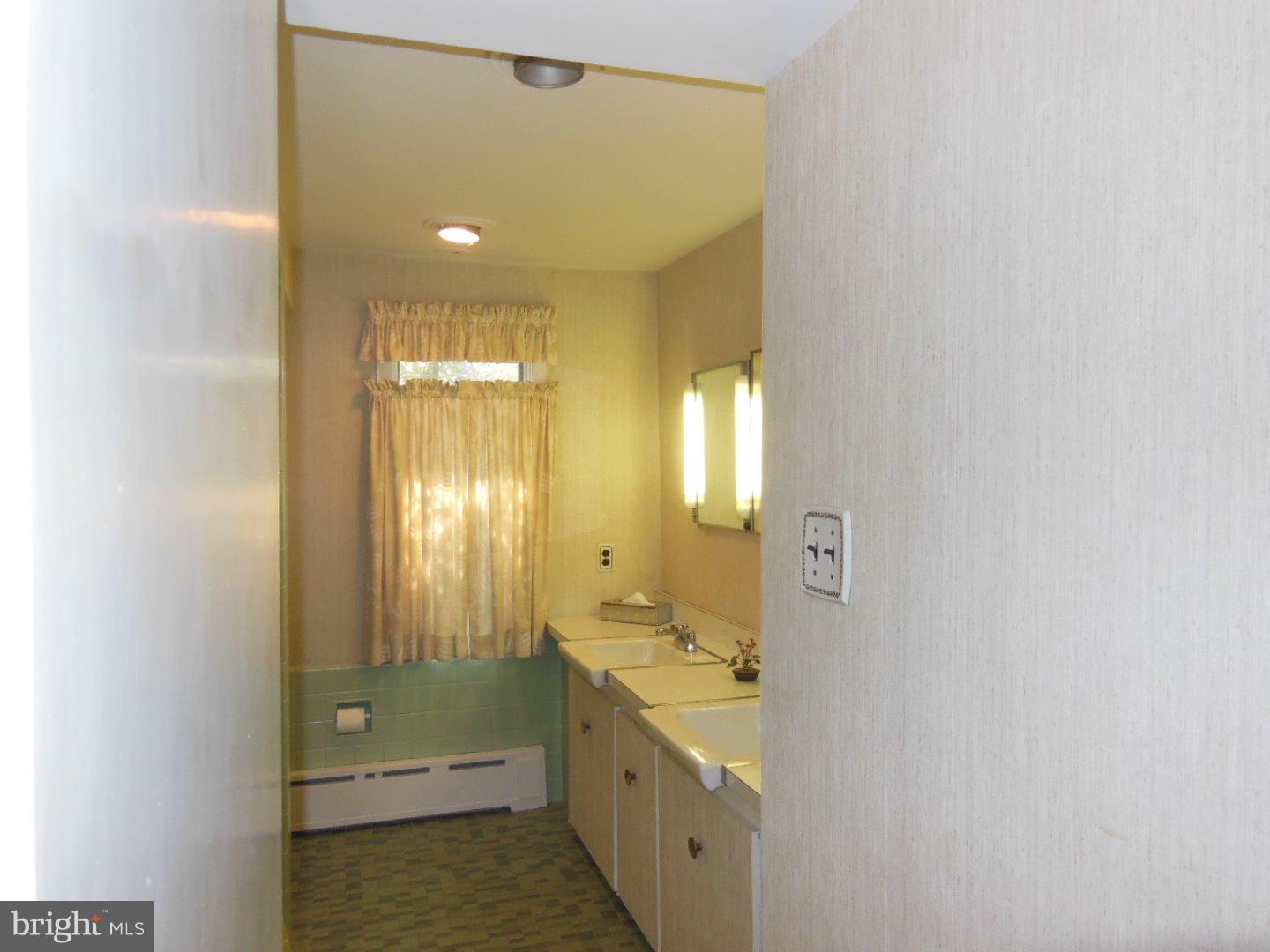 2895 Tower Road Huntingdon Valley, PA 19006 - Photo 16 of 23 Gallery Image 16