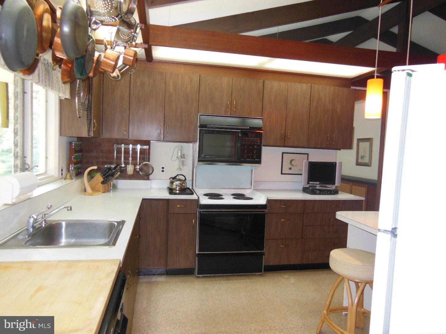 2895 Tower Road Huntingdon Valley, PA 19006 - Photo 6 of 23 Gallery Image 6