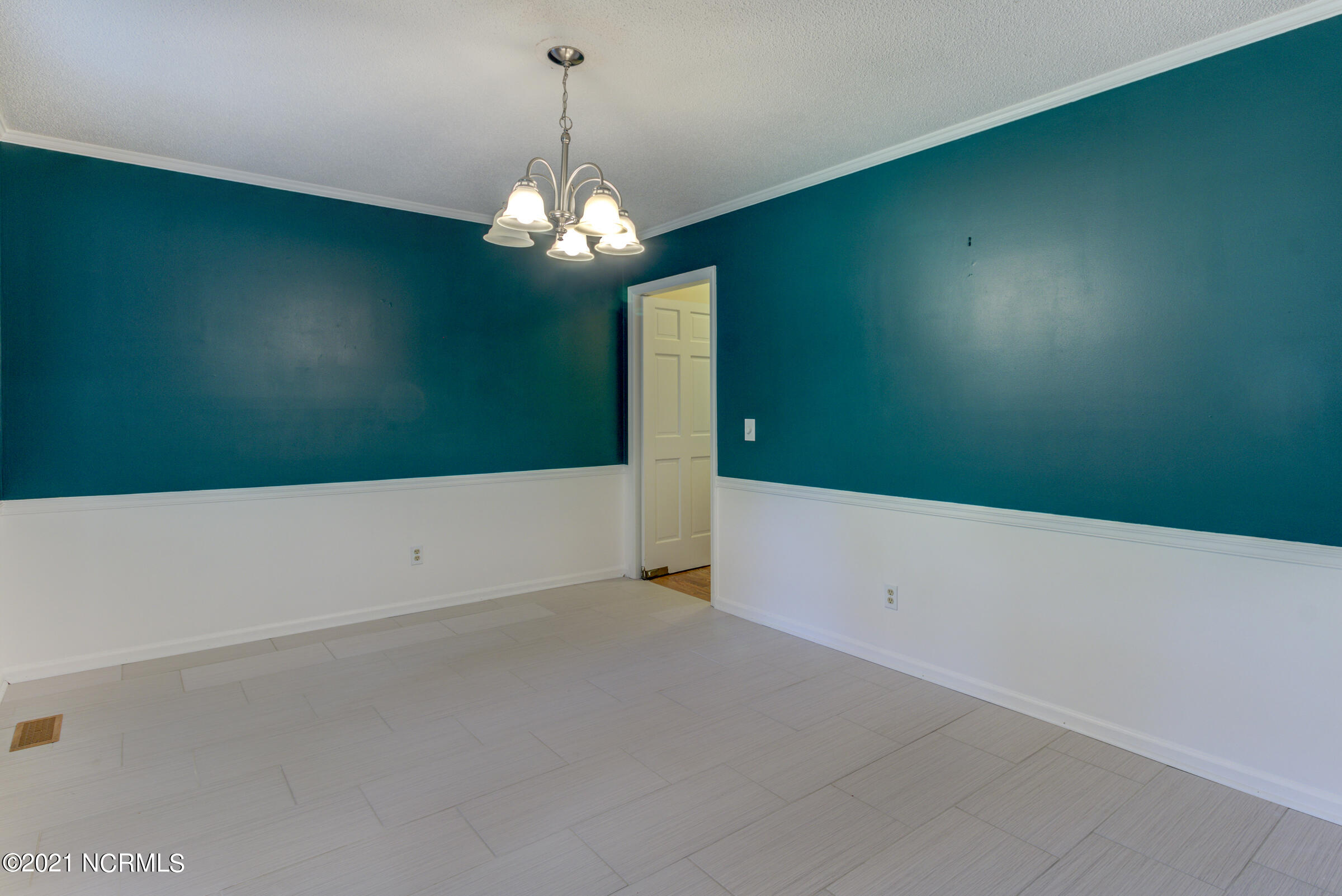5466 Eastwind Road Wilmington, NC 28403 - Photo 15 of 58 IMG_3869_70_71