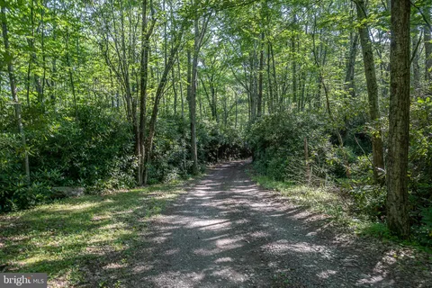 $925,000 | 614 Graystones Jeras Road, White Haven, PA 18661