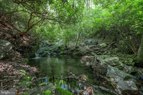 $925,000 | 614 Graystones Jeras Road, White Haven, PA 18661