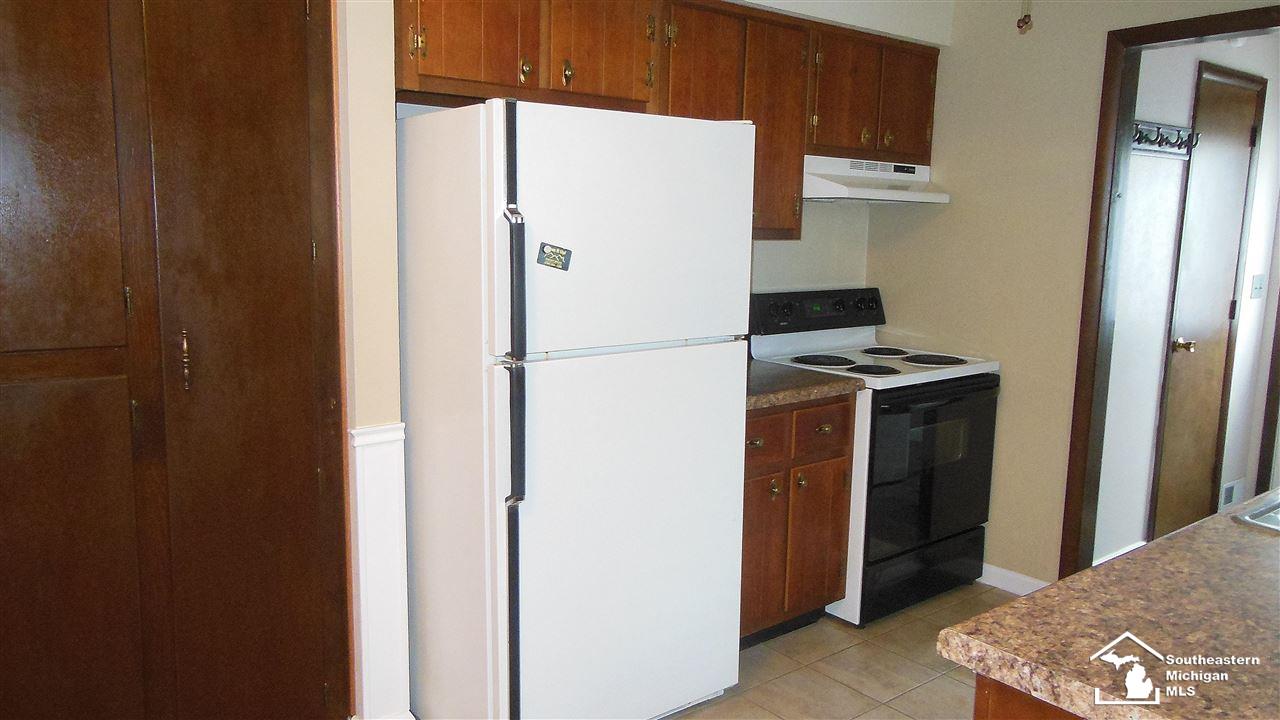 7832 Wiseman Road Lambertville, MI 48144 - Photo 9 of 16 50040845-8.JPG