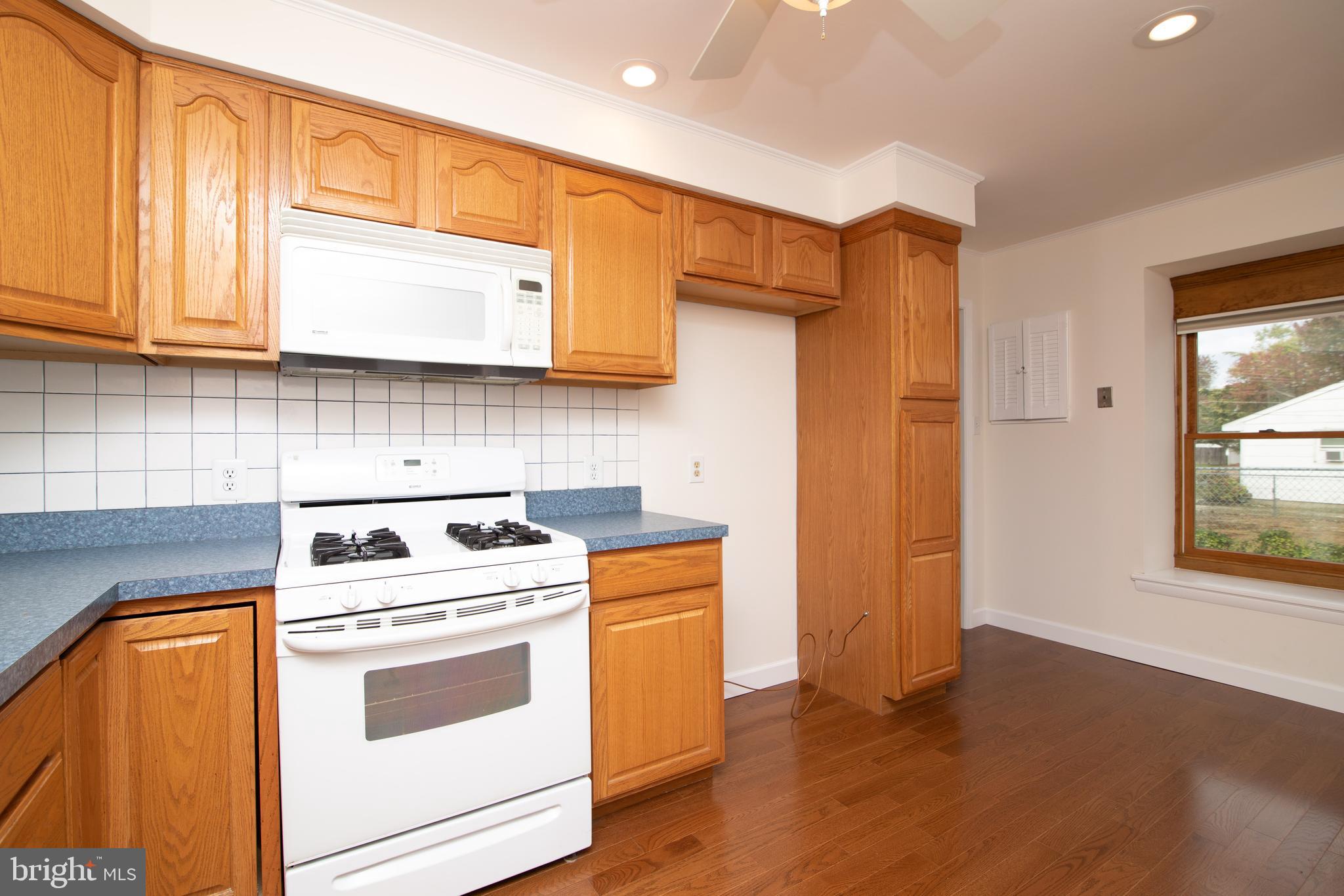 603 Cornwall Road Sewell, NJ 08080 - Photo 11 of 34 Kitchen