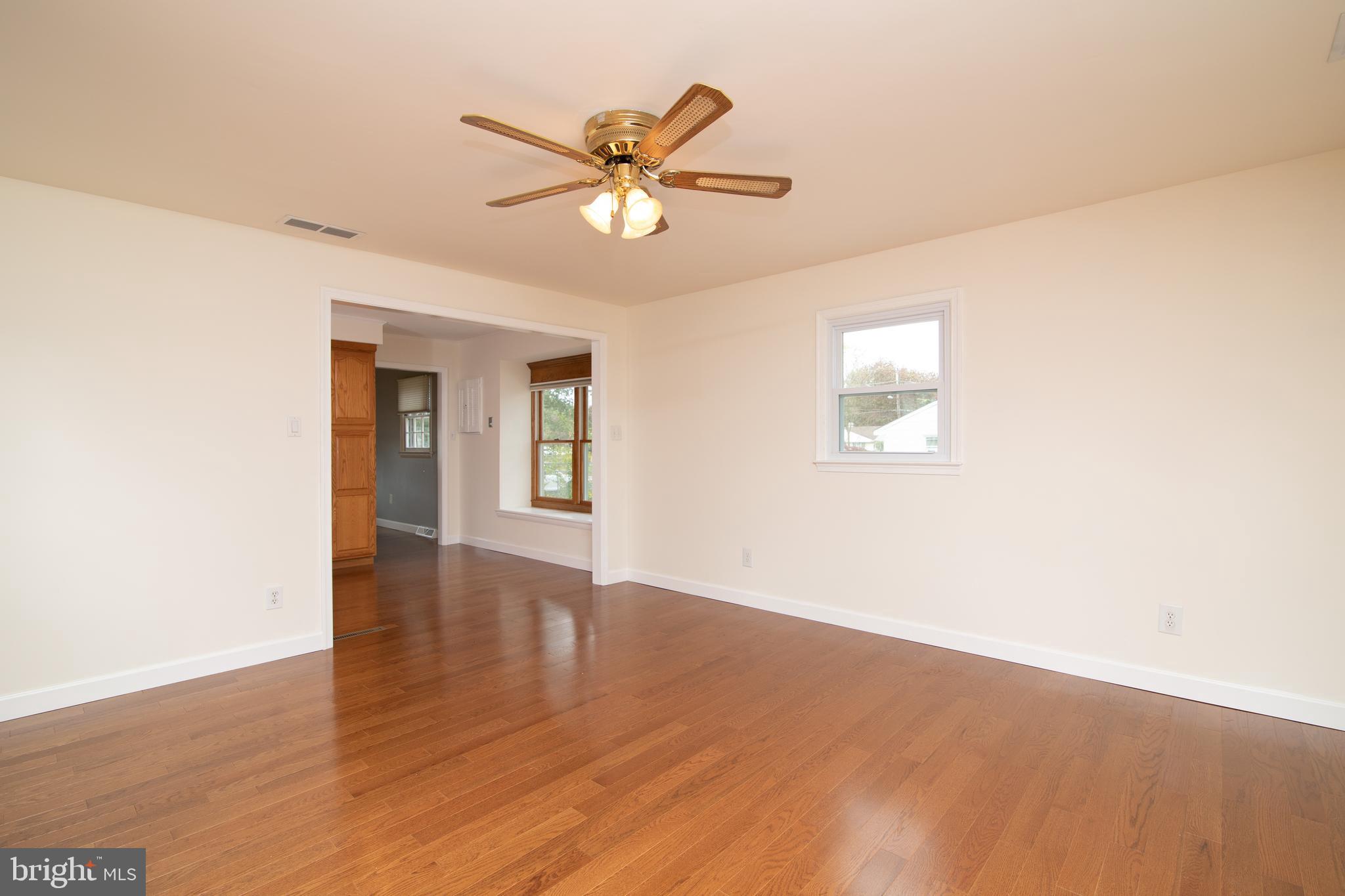 603 Cornwall Road Sewell, NJ 08080 - Photo 14 of 34 Family Room