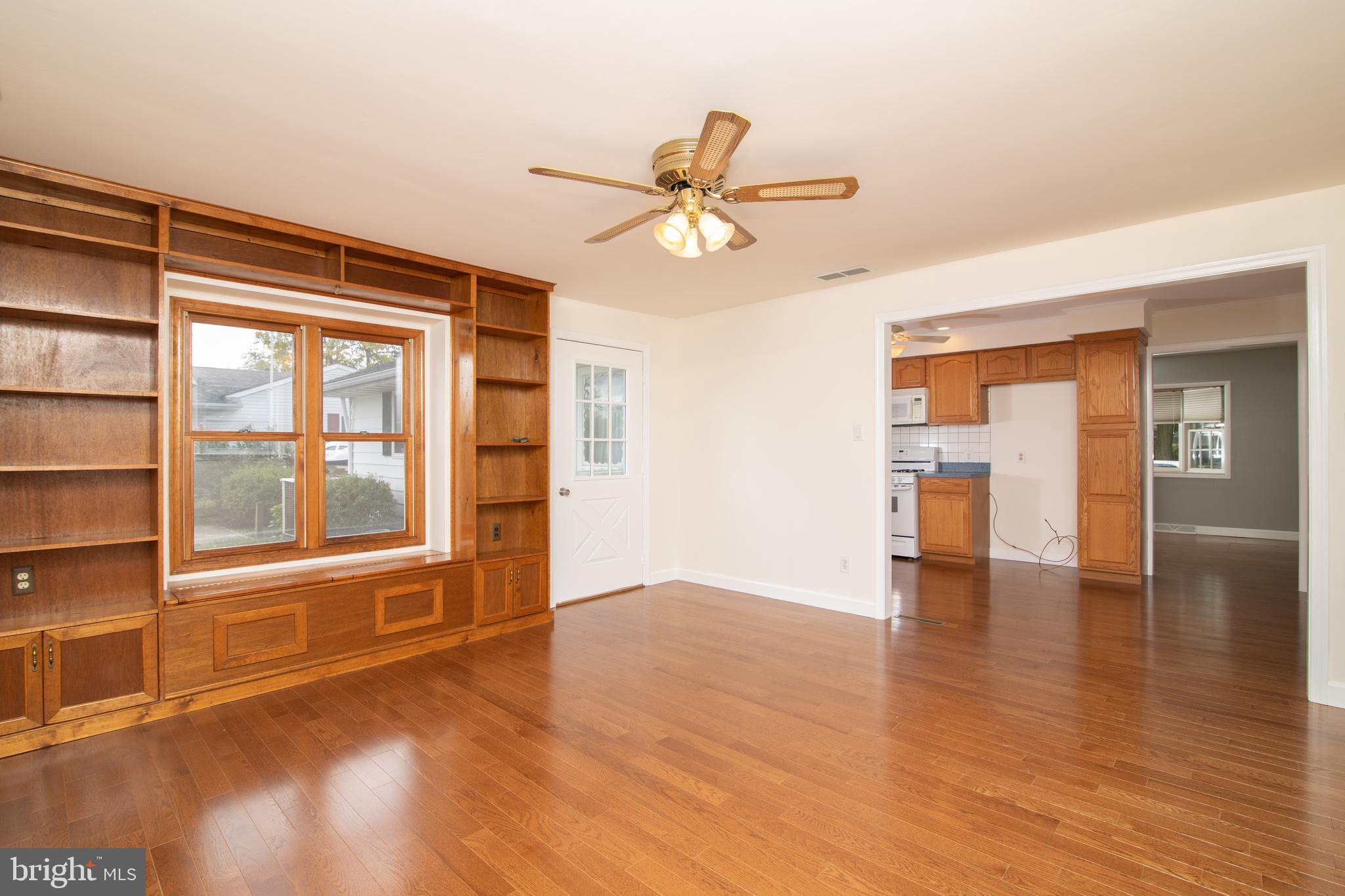 603 Cornwall Road Sewell, NJ 08080 - Photo 15 of 34 Family Room
