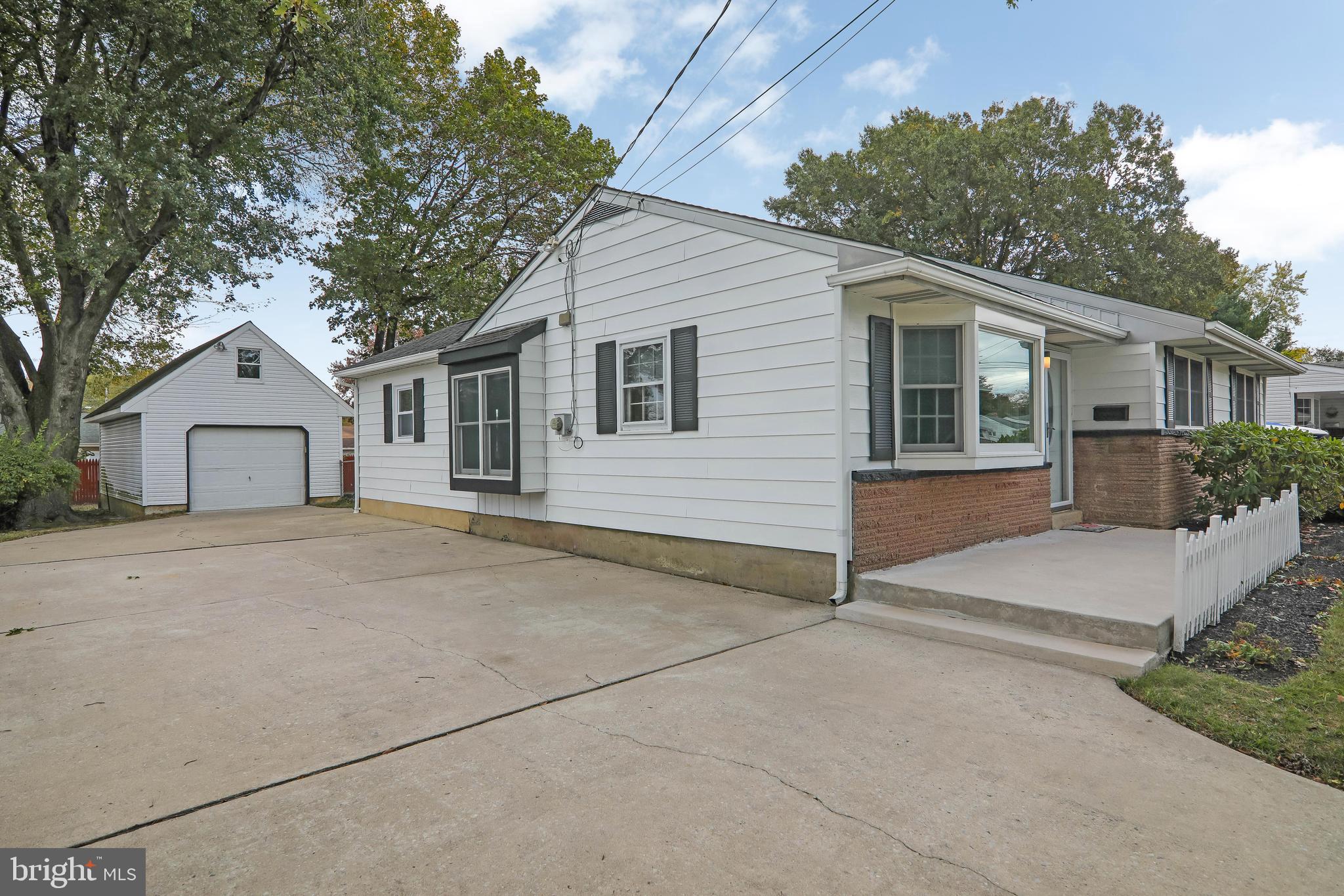 603 Cornwall Road Sewell, NJ 08080 - Photo 4 of 34