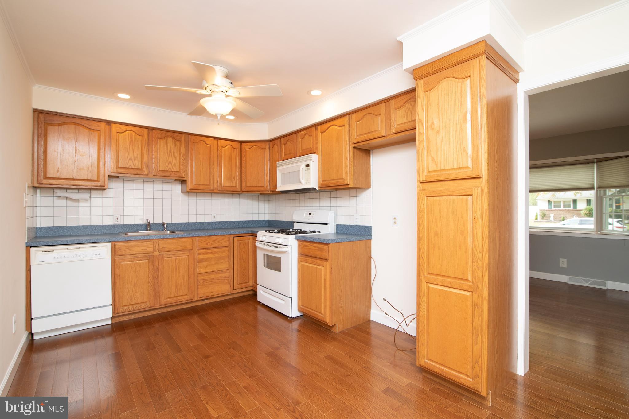 603 Cornwall Road Sewell, NJ 08080 - Photo 10 of 34 Kitchen