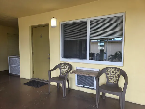 $2,150 | 911 North Federal Highway, Unit 205, Lake Worth Beach, FL 33460