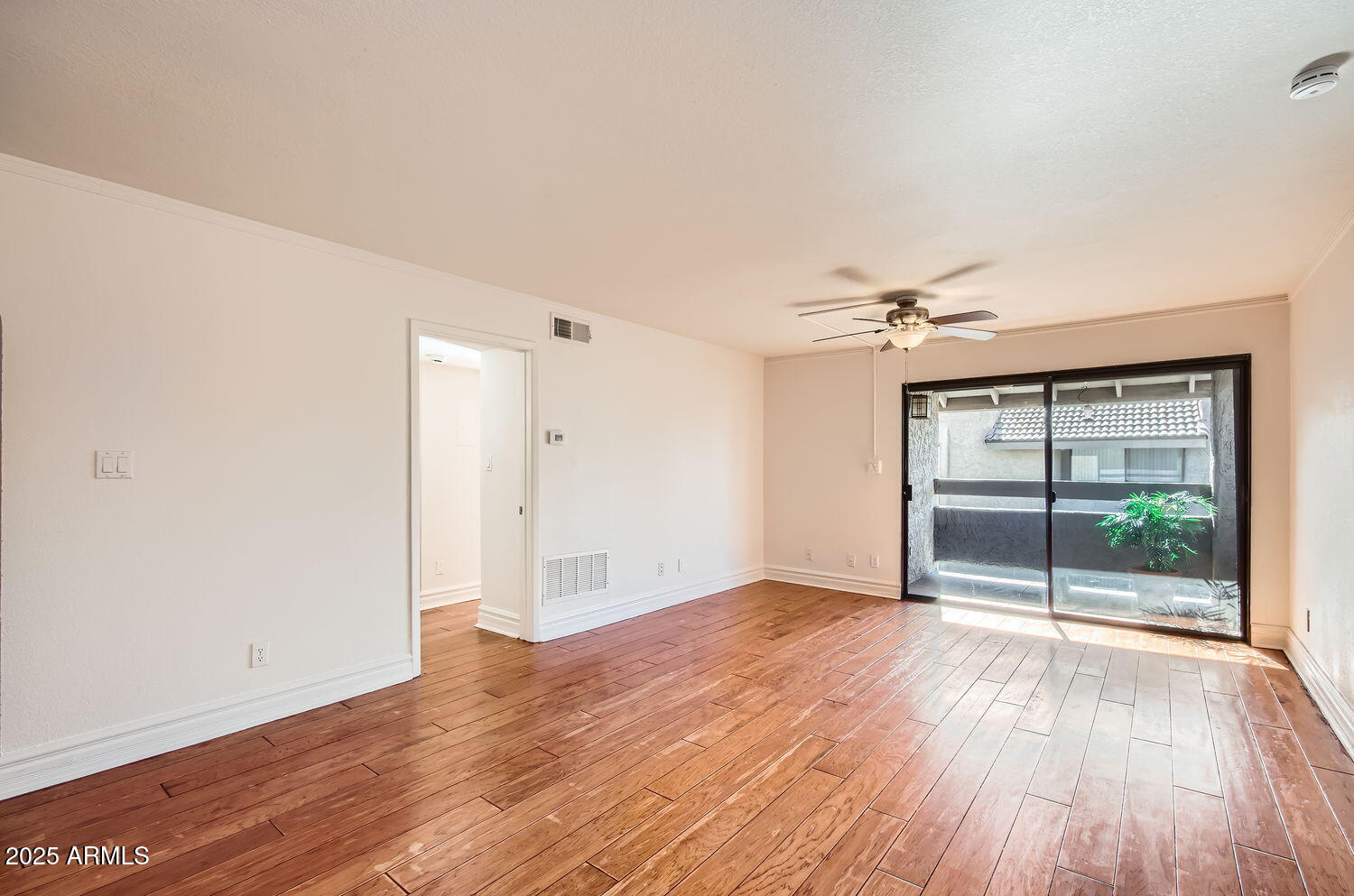 3825 East Camelback Road, Unit 289 Phoenix, AZ 85018 - Photo 3 of 20 3825 E. Camelback Rd. #189 - Web Quality