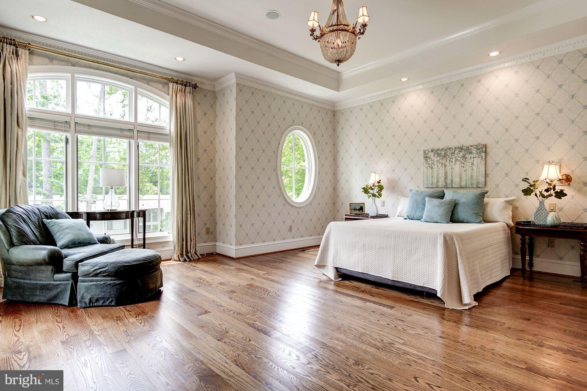 8715 Burdette Road Bethesda, MD 20817 - Photo 21 of 48 Luminous first floor Master Suite