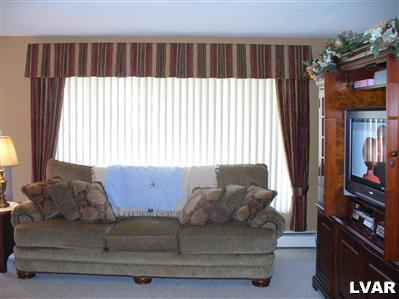 2929 Shakespeare Road Bethlehem, PA 18017 - Photo 4 of 22 Gallery Image 4