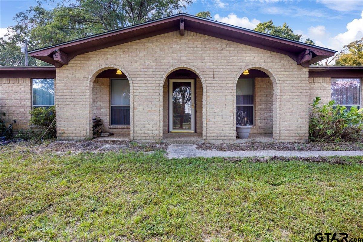 1302 Jeb Stuart Drive Tyler, TX 75703 - Photo 5 of 47