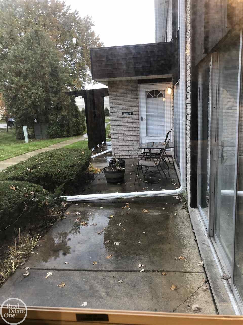 8685 Kennedy Warren, MI 48093 - Photo 2 of 12