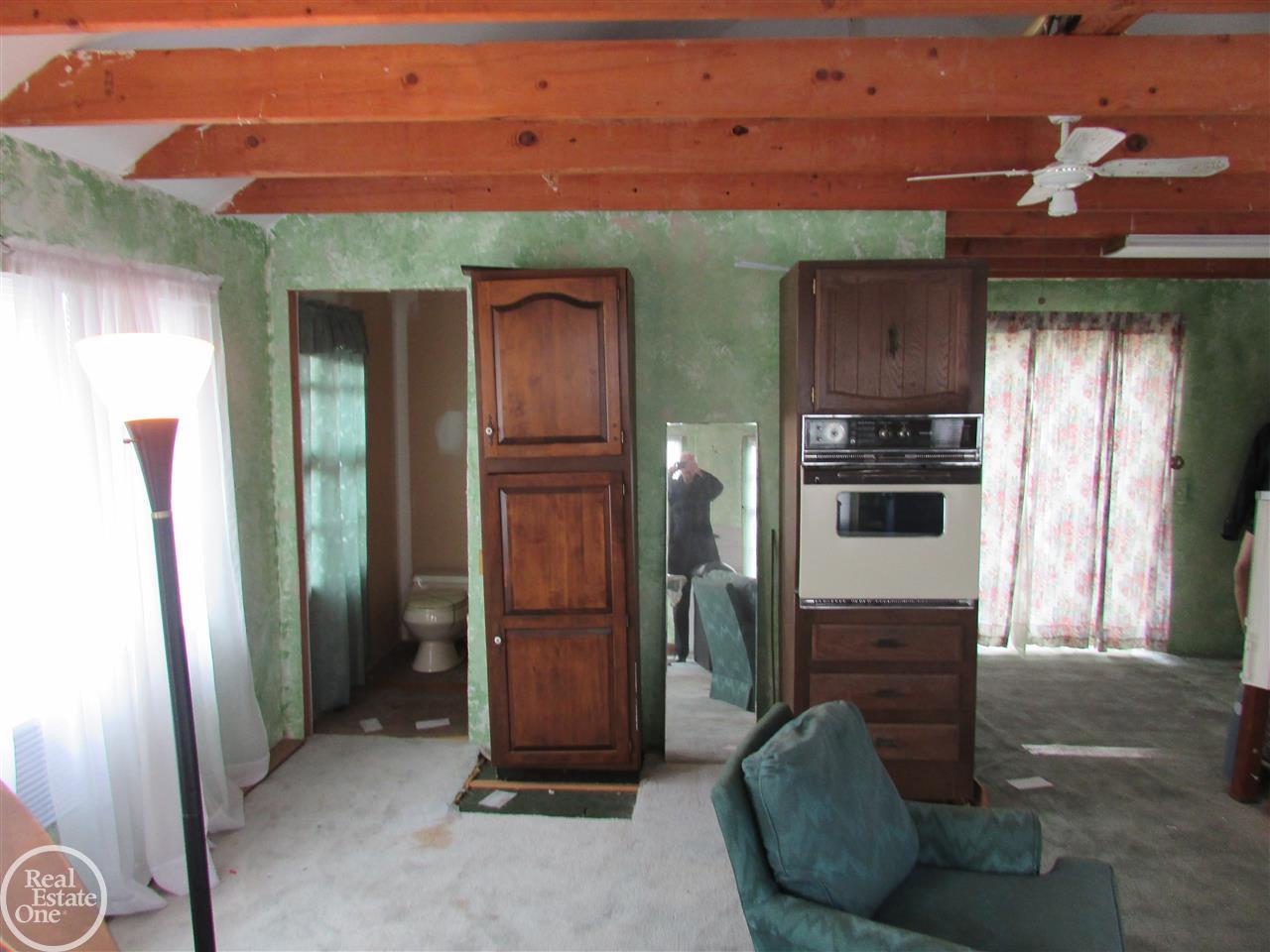 7472 North Road Fort Gratiot, MI 48059 - Photo 28 of 32