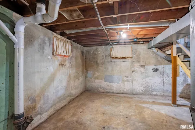 $79,500 | 318 South 3rd Street, Marion, IL 62959