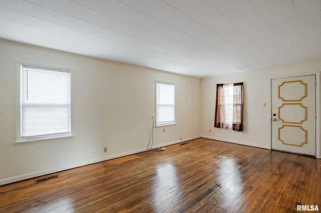 $79,500 | 318 South 3rd Street, Marion, IL 62959