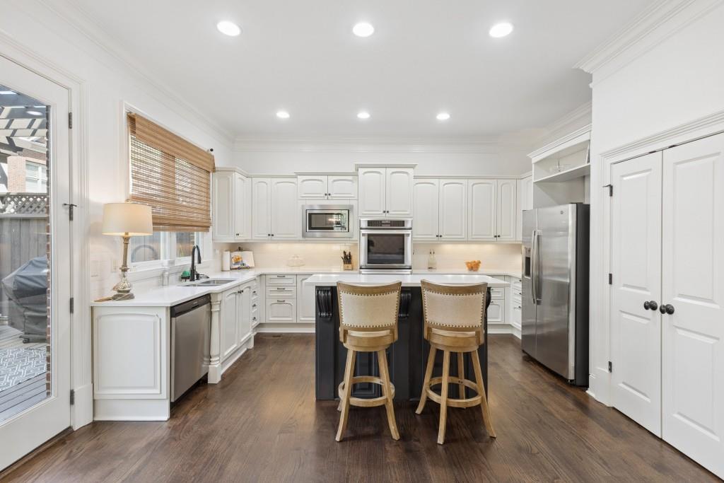 3585 Roxboro Road Northeast, Unit 6 Atlanta, GA 30326 - Photo 3 of 51