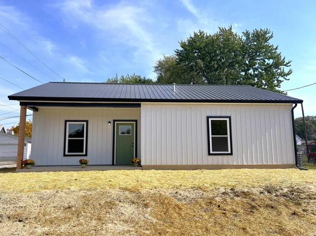 $199,900 | 508 North Cherry Street, Hartford City, IN 47348