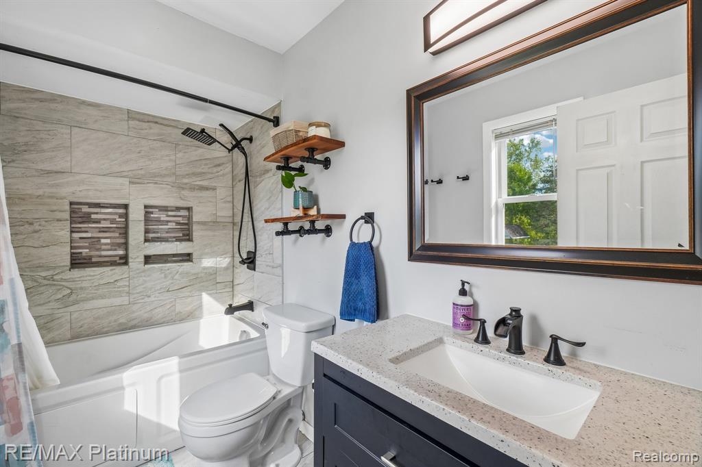 12126 Linden Road Linden, MI 48451 - Photo 14 of 38 Gallery Image 14