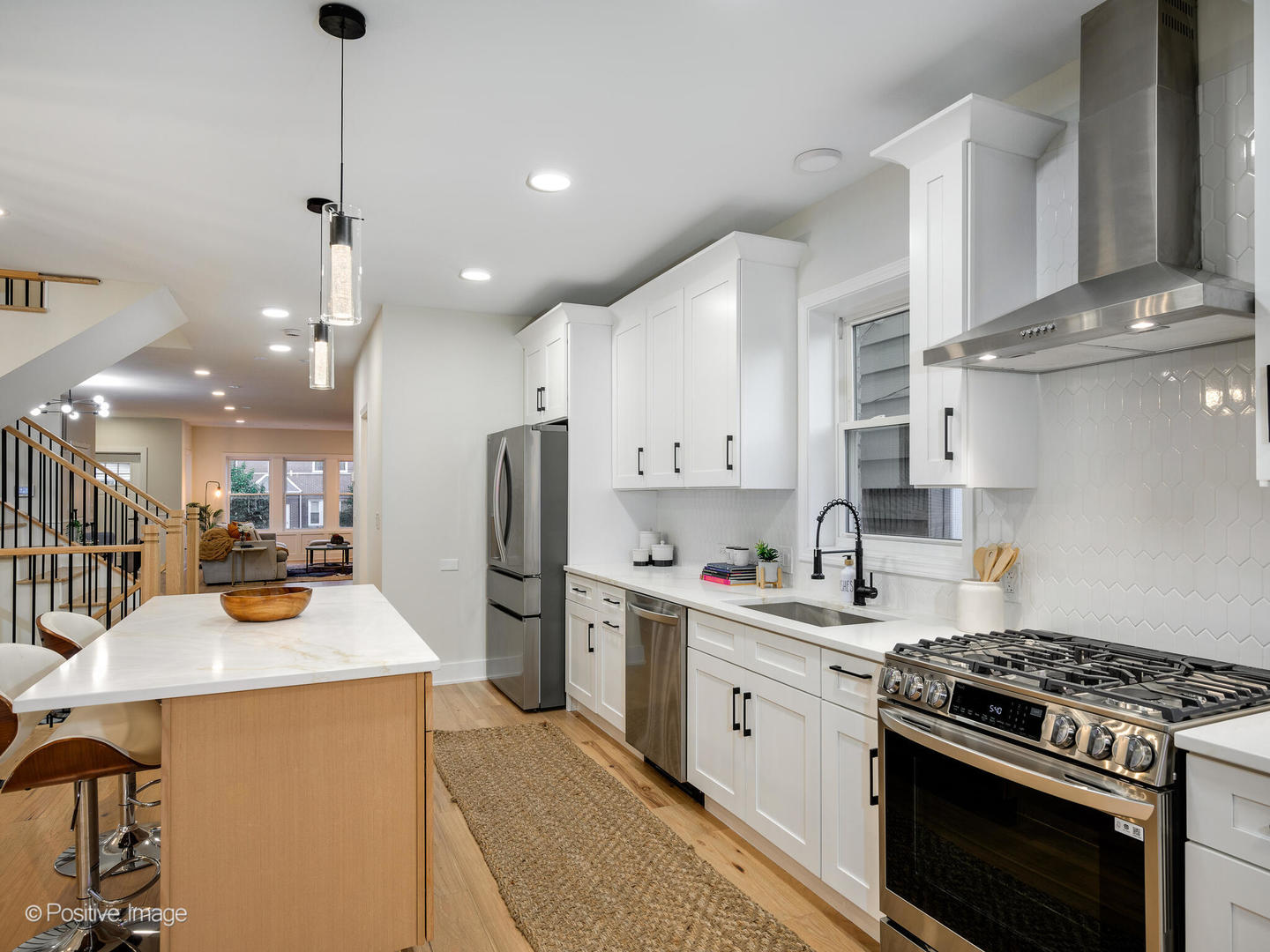 5141 West Dakin Street Chicago, IL 60641 - Photo 8 of 33