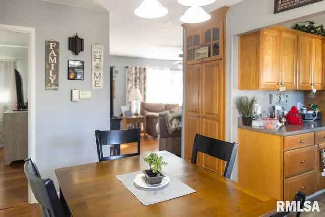 $190,000 | 1035 Lawrence Drive, Canton, IL 61520